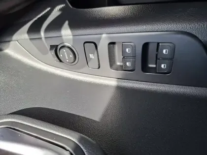 Photo 16 Kia Stonic  1.0 T-GDi 120 ch MHEV iBVM6