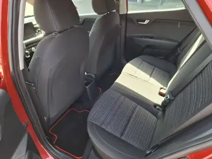 Photo 8 Kia Stonic  1.0 T-GDi 120 ch MHEV iBVM6