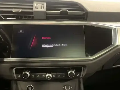 Photo 19 Audi Q3 35 TFSI 150 ch S tronic 7 S line plus