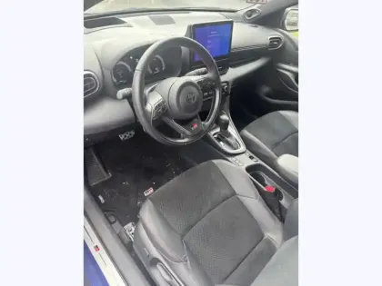 Photo 10 Toyota Yaris Hybride 130h GR SPORT PACK TECHNO +