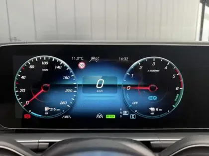 Photo 32 Mercedes Classe E 350 de 4MATIC AMG Line