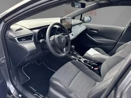 Photo 12 Toyota Corolla Hybride 1.8L 140h Design TS 140 CH D