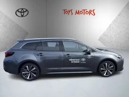 Photo 5 Toyota Corolla Hybride 1.8L 140h Design TS 140 CH D
