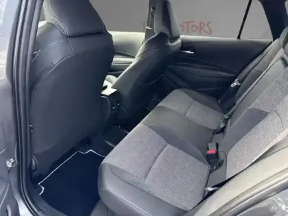 Photo 11 Toyota Corolla Hybride 1.8L 140h Design TS 140 CH D