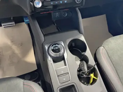 Photo 7 Ford Kuga Gén. III Ph2 ST-Line X 5