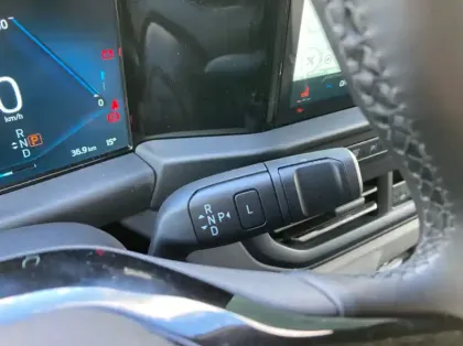 Photo 7 Ford Custom Gén. II Ph1 Limited 1