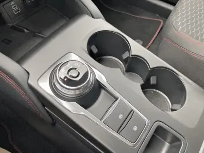 Photo 7 Ford Kuga Gén. III Ph2 ST-Line 5