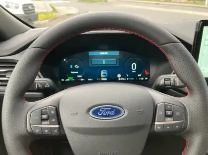 Photo 6 Ford Kuga Gén. III Ph2 ST-Line 5