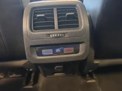 Photo 8 Volkswagen Touran Gén. III Ph1 Lounge 5