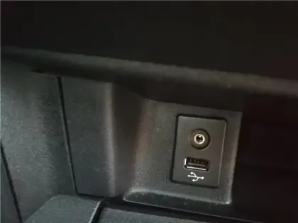 Photo 28 Nissan Micra Gén. IV (K13) Ph2 Visia 5