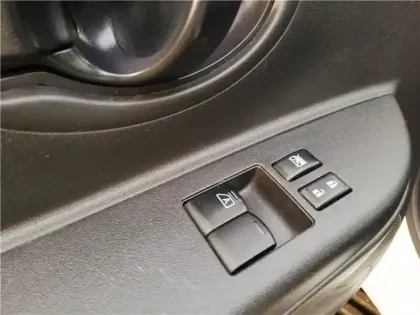 Photo 15 Nissan Micra Gén. IV (K13) Ph2 Visia 5