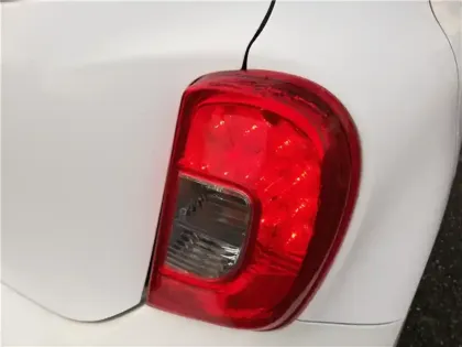 Photo 9 Nissan Micra Gén. IV (K13) Ph2 Visia 5