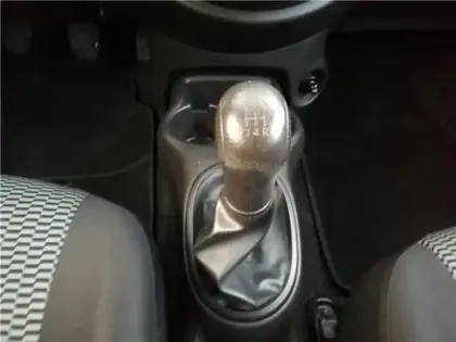 Photo 23 Nissan Micra Gén. IV (K13) Ph2 Visia 5