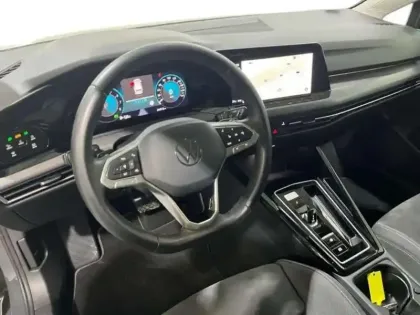 Photo 8 Volkswagen Golf Gén. VIII Ph1 Style 5