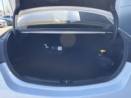 Photo 9 Mercedes Classe C  300 e Hybrid EQ Berli