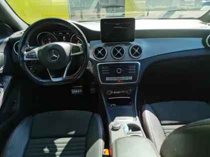 Photo 8 Mercedes CLA 200 d Launch Edition Pack AMG 