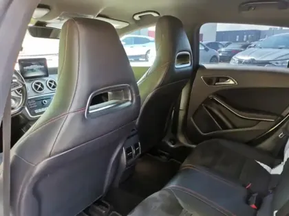 Photo 12 Mercedes CLA 200 d Launch Edition Pack AMG 