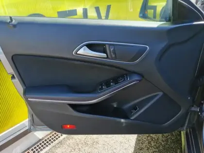 Photo 16 Mercedes CLA 200 d Launch Edition Pack AMG 