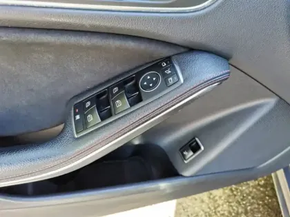 Photo 17 Mercedes CLA 200 d Launch Edition Pack AMG 