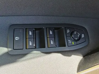 Photo 13 BMW Ix Gén. I (I20) Ph1 Base 5