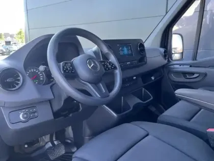 Photo 14 Mercedes Sprinter 317 CDI / Fourgon / L2H2 / BVA