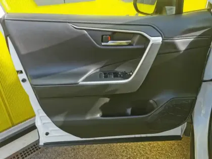 Photo 17 Toyota Rav4 Hybrid 2WD Dynamic Business E-