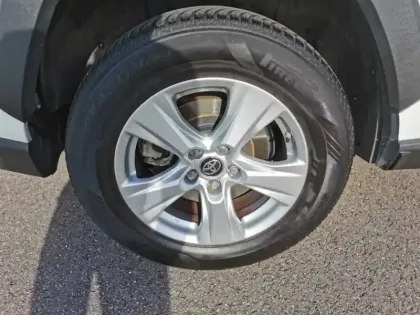 Photo 6 Toyota Rav4 Hybrid 2WD Dynamic Business E-