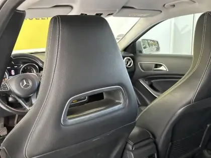 Photo 15 Mercedes GLA 200 Intuition