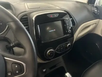 Photo 16 Renault Captur Initiale Paris