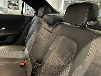 Photo 11 Mercedes Classe A 200 Berline Business Line