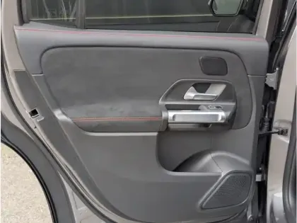 Photo 17 Mercedes GLB 200 d 