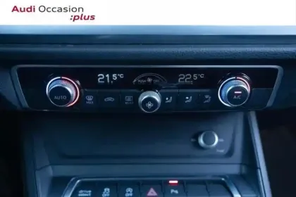 Photo 9 Audi Q3 Gén. II Ph1 S line 5