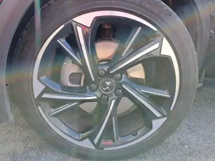 Photo 14 DS DS 7 DS7 Crossback Hybride E-Tense 300 EAT8 4x4 Louvre