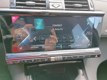 Photo 10 DS DS 7 DS7 Crossback Hybride E-Tense 300 EAT8 4x4 Louvre