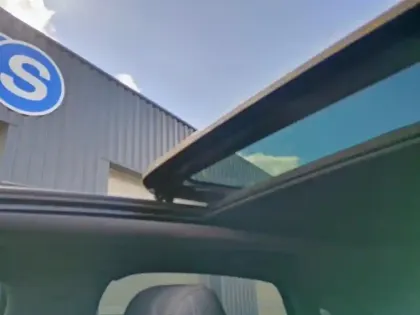 Photo 24 DS DS 7 DS7 Crossback Hybride E-Tense 300 EAT8 4x4 Louvre