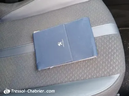 Photo 15 Peugeot 2008  BlueHDi 130 S&S EAT8 Allure