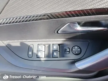 Photo 19 Peugeot 2008  BlueHDi 130 S&S EAT8 Allure