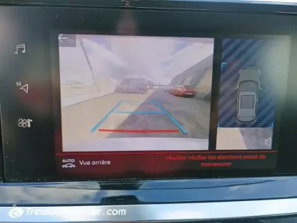 Photo 25 Peugeot 2008  BlueHDi 130 S&S EAT8 Allure