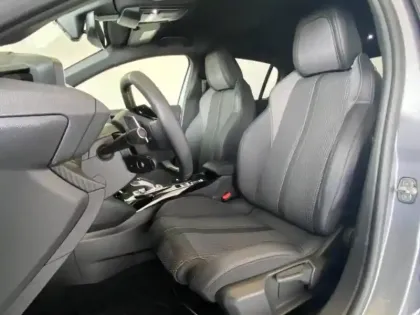 Photo 12 Peugeot 208 Gén. II Ph1 NG GT 5