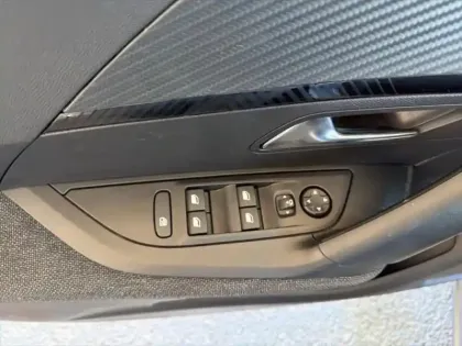 Photo 11 Peugeot 2008 Gén. II Ph2 Style 5