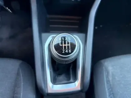 Photo 10 Renault Clio Gén. V (BJA) Ph1 Business 5