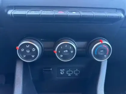 Photo 11 Renault Clio Gén. V (BJA) Ph1 Business 5