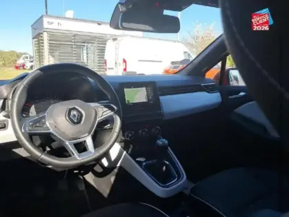 Photo 14 Renault Clio Gén. V (BJA) Ph1 Intens 5