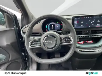 Photo 11 Fiat 500 Gén. II Ph1 MY25 Giorgio Armani C. Ed 3