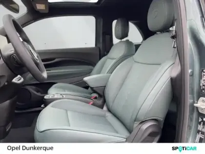 Photo 13 Fiat 500 Gén. II Ph1 MY25 Giorgio Armani C. Ed 3