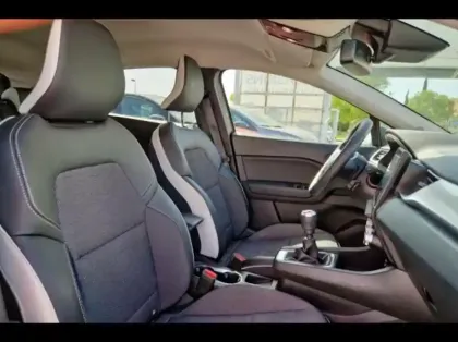 Photo 9 Renault Captur Gén. II (HJB) Ph1 Intens 5