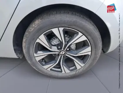 Photo 9 Renault Clio Gén. V (BJA) Ph1 NG Evolution 5