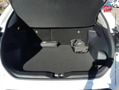 Photo 13 Toyota Yaris Gén. I Ph1 Dynamic 5