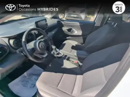 Photo 10 Toyota Yaris  116h Design 5p MC24