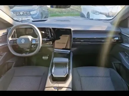 Photo 8 Renault Austral  1.2 E-Tech full hybrid 200ch Iconic esprit Alpine- 24